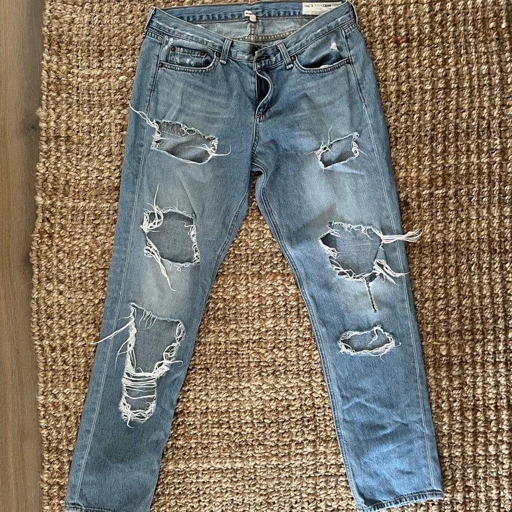 Rag and bone boyfriend jeans, distressed in excellent condition!